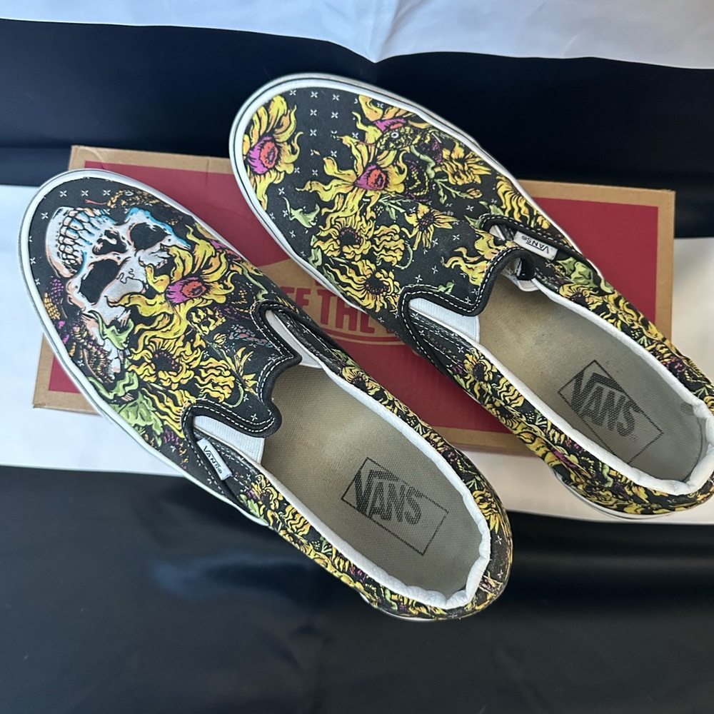 Vans men’s skull and flower  Slip-On Sneakers - Black and Yellow - Picture 2 of 5